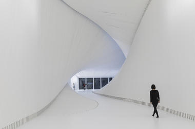 Galería de Museo Twist / BIG  - 13