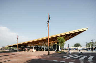 Estação de Assen / Powerhouse Company + De Zwarte Hond