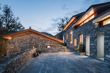 画廊 百美村宿•拉毫石屋 / 原榀建筑  - 12