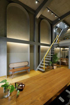 Gallery of THE YELLOW BOX / TRAANSPACE  - 19
