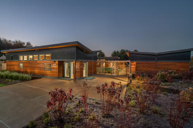 Galería de Slate School / Patriquin Architects  - 1