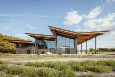 Halle du Conservatoire des Mécaniques / Patrick Arotcharen architecte