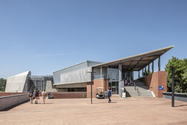 Centro de Arte Javett / Mathews + Associates Architects