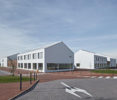 Escuela primaria Amos / SOA Architekti