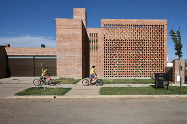 Casa Joven / 226arquitectos