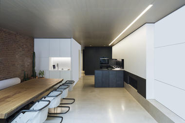 Gallery of Brownstone House / Studio Arthur Casas  - 13