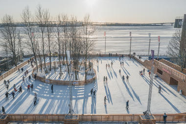 Ice Rink by the Sea  / AB CHVOYA