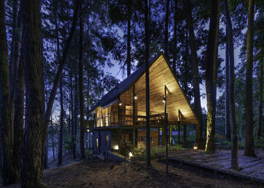 Gallery of Holiday Home at Diyathalawa / Damith Premathilake Architects  - 1