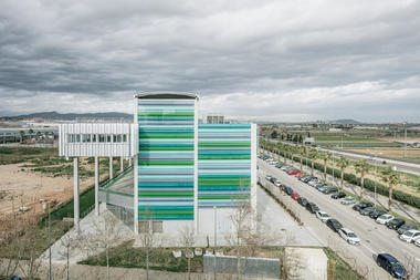 Edificio Sócrates Viladecans / PICHARCHITECTS
