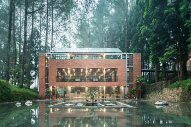Restaurante Lakehouse / LUWIST