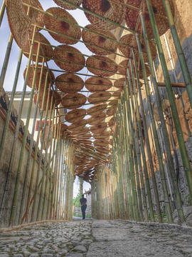 Galería de Pórtico con sombreros de bambú / Rural Culture D-R-C  - 3