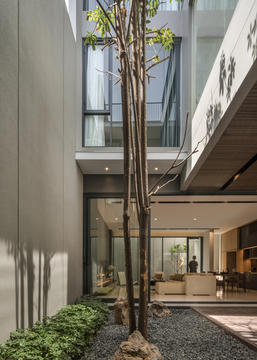 Gallery of LF HOUSE  / Rakta Studio  - 6