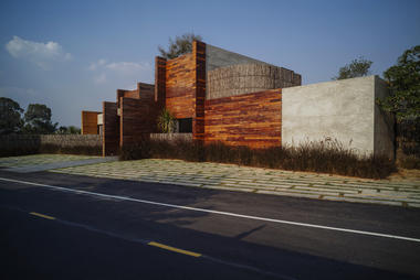 Gallery of Chalalai Pool Villa / Juti architects  - 17
