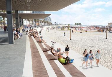 Entre el agua y la tierra: 10 proyectos de paseos costeros marítimos y fluviales