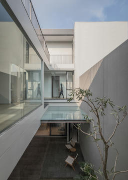 Gallery of LF HOUSE  / Rakta Studio  - 12