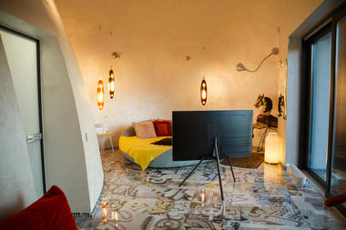 Galería de Casa cúpula Baan Bubble / Nat Telichenko  - 39