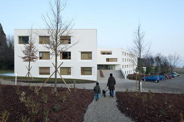 老年护理住宅 / Geninasca Delefortrie Architectes