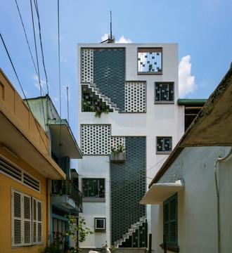 Dawn's House / Khuon Studio