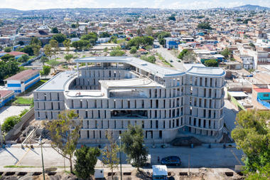 Iwan Baan retrata el proceso constructivo del prototipo de vivienda social para León, México por SO-IL