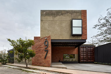 Casa 97  / César Solórzano arquitectos