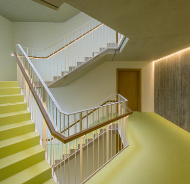 Galería de Viviendo en el Spinnereipark / Behnisch Architekten  - 15