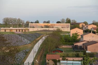 “香草味”体育馆 / Raphaël Betillon et Guillaume Freyermuth Architects + CTV Architects