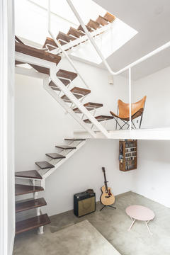 Small-Scale Horizontal Properties in Buenos Aires: Building Up Rather than Out