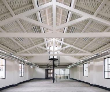 Cais do Tojo Building / LADO Arquitectura e Design