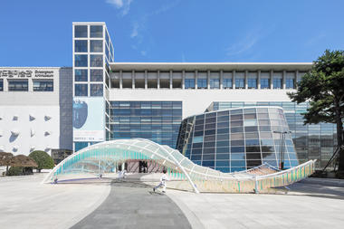Gallery of Pavilions in Cities: 10 Structures that Foster Human Interactions  - 19