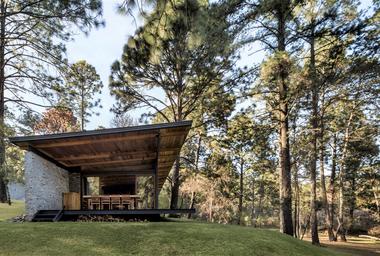 Casa Valle Abierto / RAVSTUDIO