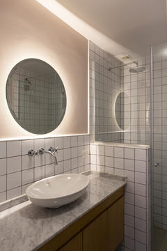 Galería de Duchas a ras de suelo, sin puertas ni cortinas: consejos y ejemplos de diseño  - 9