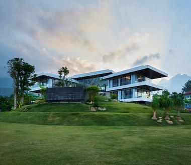 Gallery of IV Villa / Bgnr Architects + Kantor Gunawan Guanawan  - 16