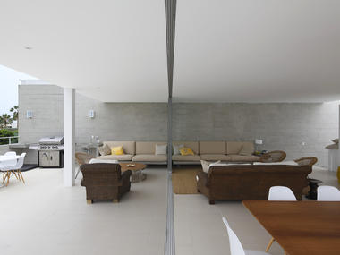 Gallery of Peruvian Houses that Blur the Line Between Indoors and Outdoors  - 9