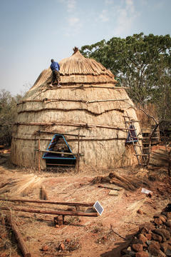 Gallery of Kindergarten Zimbabwe / Studio Anna Heringer  - 6