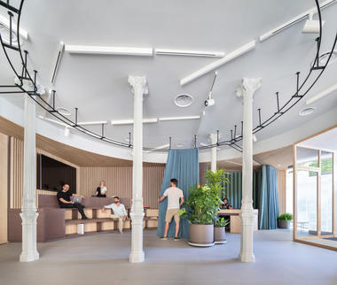 Oficina en Madrid Xeito Investments / ENORME Studio
