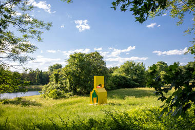 Chapel For An Apple Installation  / Serban Ionescu Studio