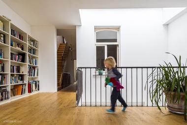 Gallery of Co-Housing in a Former Police Station / POLYGOON Architectuur + Jouri De Pelecijn Architect  - 13