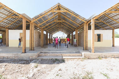 Conjunto Habitacional para crianças órfãs Ti kay là  / Bonaventura Visconti di Modrone