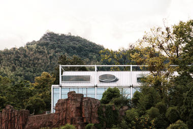 Ten Times Hotel / MONOLITH ARCHITECTS