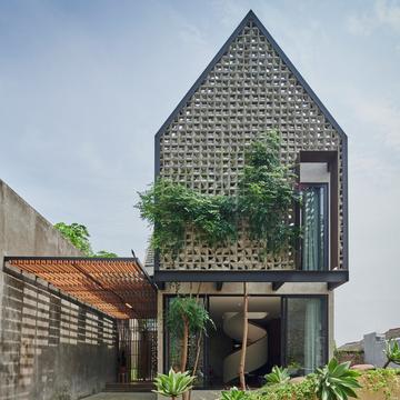 Casa breeze blocks / Tamara Wibowo Architects