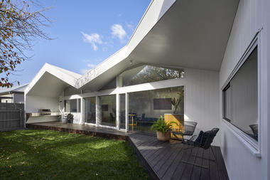 Gallery of Clad Pad House Renovation / Mihaly Slocombe  - 1