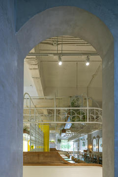 Gallery of Cuon n’ Roll Restaurant / Le House  - 19