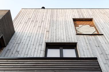 Gallery of Co-Housing in a Former Police Station / POLYGOON Architectuur + Jouri De Pelecijn Architect  - 10