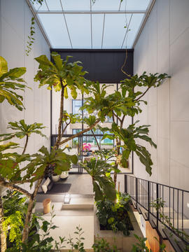Gallery of Courtyard Pattanakarn Residence / baan puripuri  - 17
