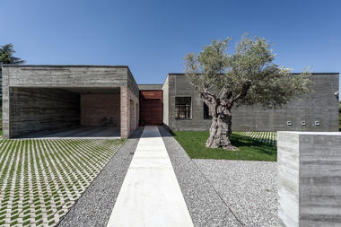 Casa Mouette / Estudio Bespoke + longo+roldán