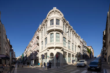 Edifício de Apartamentos Santa Catarina / Diana Barros Arquitectura