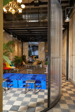 Gallery of Zorba Space / sgnhA  - 2