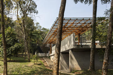 Residência Ibiuna / Metro Arquitetos Associados