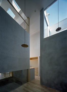 Gallery of House with Light Void / FujiwaraMuro Architects  - 5