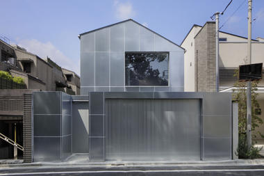 Gallery of House in Higashi-Gotanda / CASE-REAL  - 1